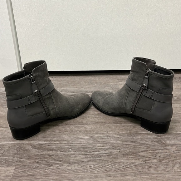 Isaac Mizrahi Live! Women’s Saran Zip Ankle Gray Suede Boot - size 9 - Picture 6 of 11